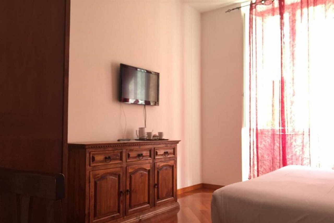 Nova Domizia Pensión Roma